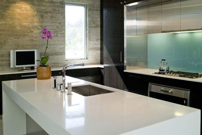 ʯӢʯ̨���ɫ����Ӧ���������?