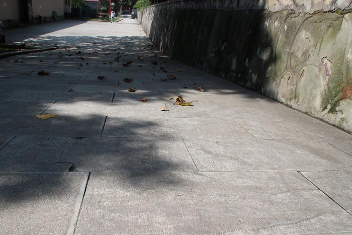 青石地板如何做好养护????????