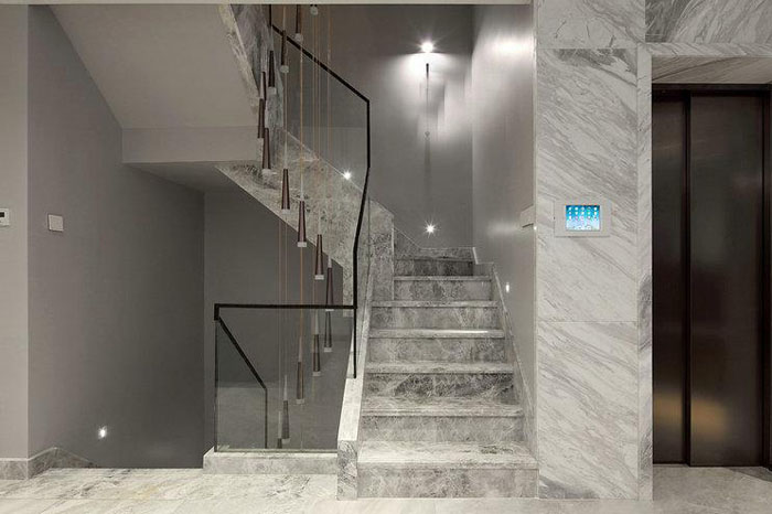 大理石楼梯踏步横头如何做呢?